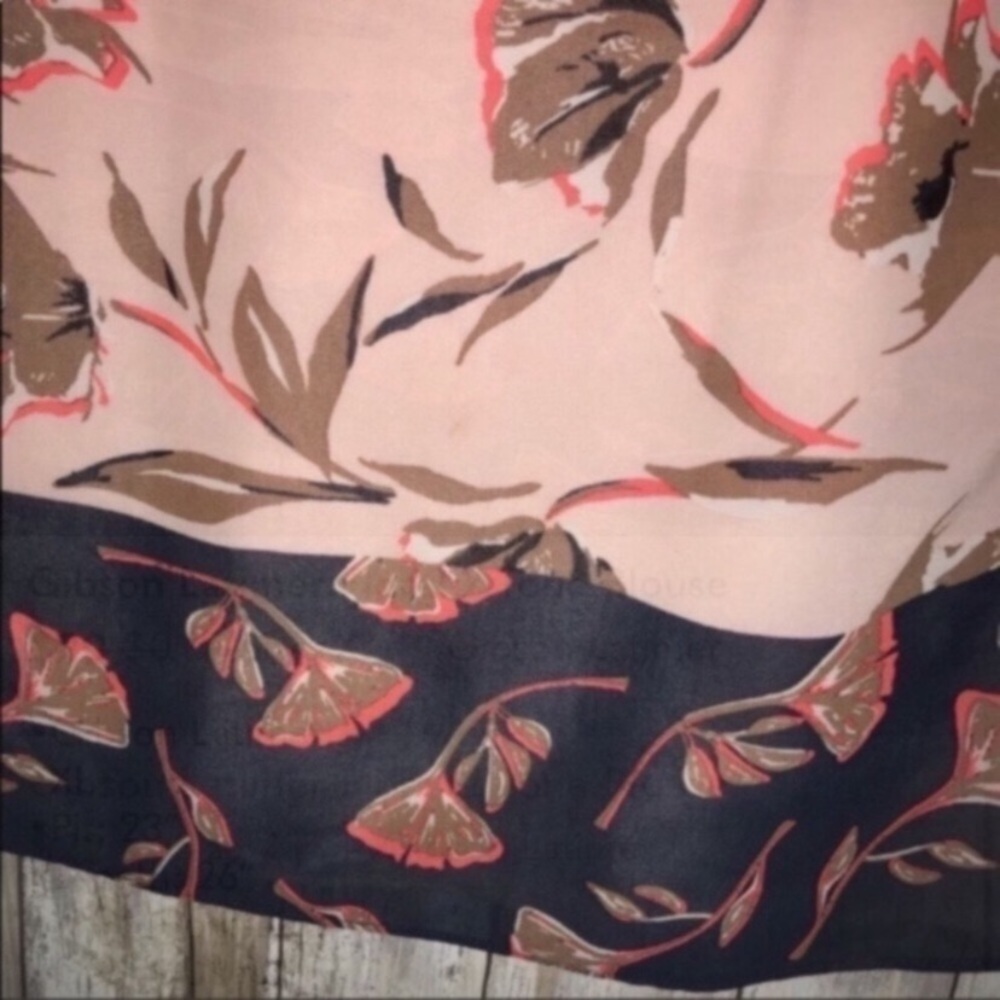 Gibson Latimer Floral 2 Tone Blouse - Picture 5 of 5